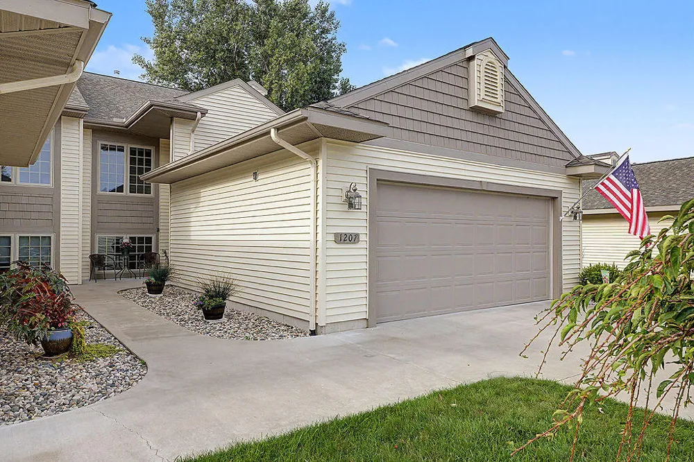 1207 S Timberview Drive Whitehall City, MI 49461