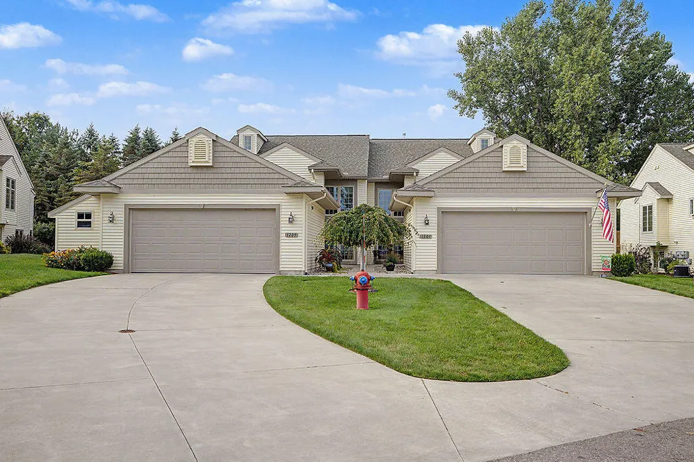 1207 S Timberview Drive Whitehall City, MI 49461