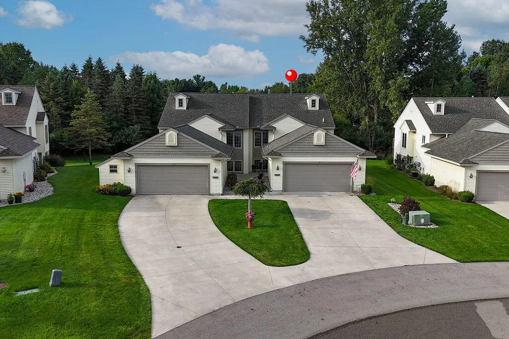 1207 S Timberview Drive Whitehall City, MI 49461