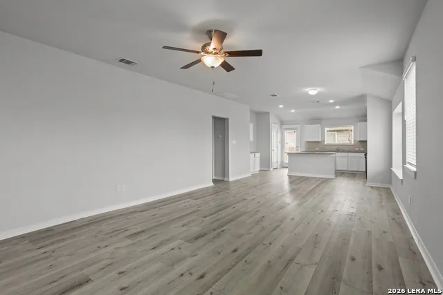4837 Park Glen Marion, TX 78124