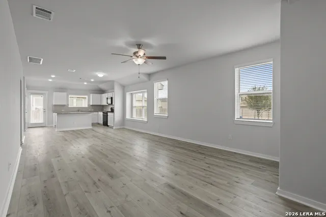 4837 Park Glen Marion, TX 78124