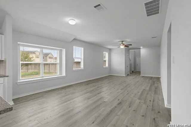 4837 Park Glen Marion, TX 78124