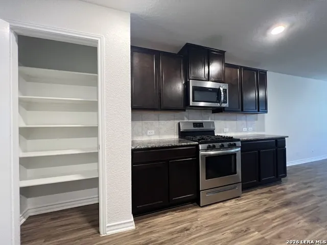 823 Brown Thrasher San Antonio, TX 78253