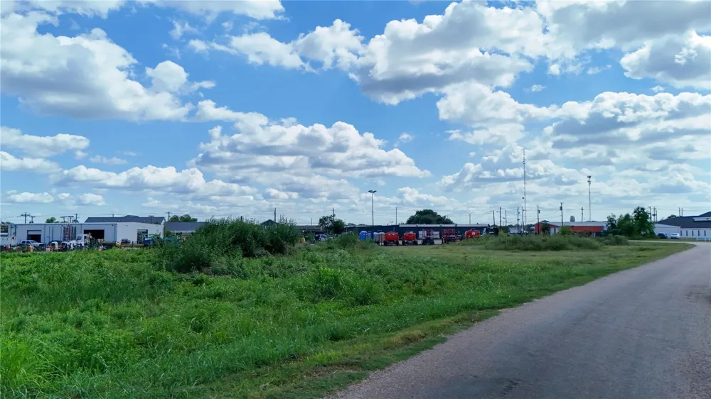 101 Lea Dr Gun Barrel City, TX 75156