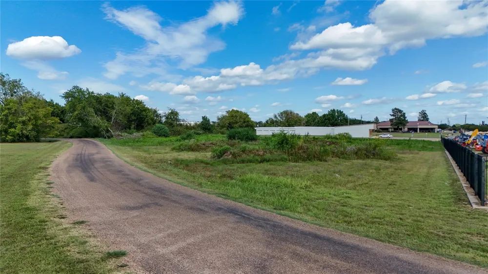 101 Lea Dr Gun Barrel City, TX 75156