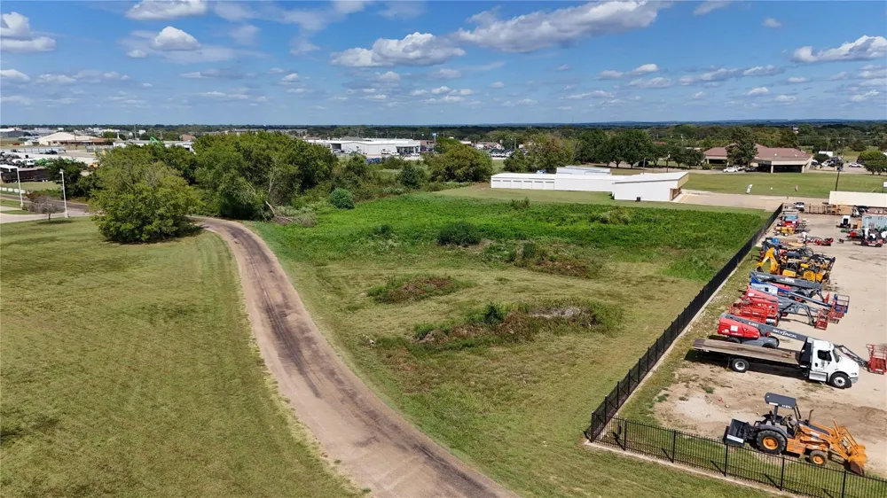 101 Lea Dr Gun Barrel City, TX 75156