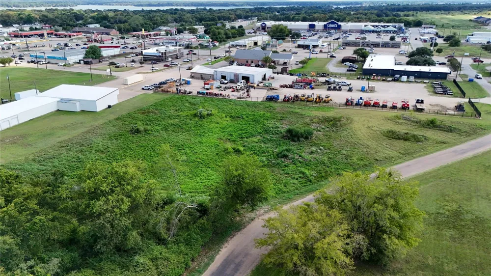 101 Lea Dr Gun Barrel City, TX 75156