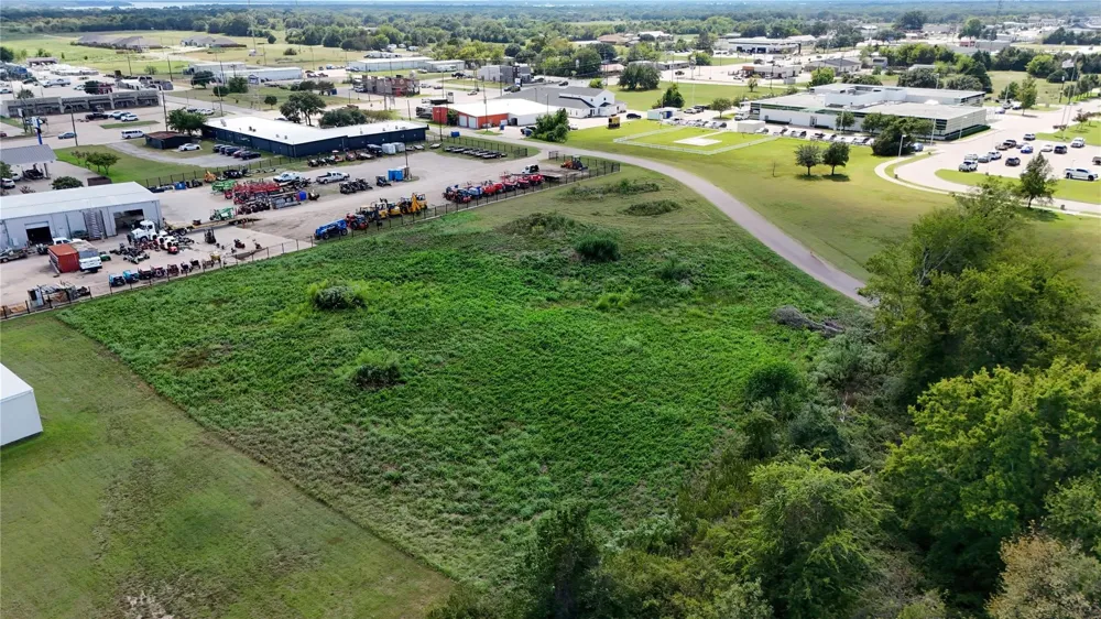 101 Lea Dr Gun Barrel City, TX 75156