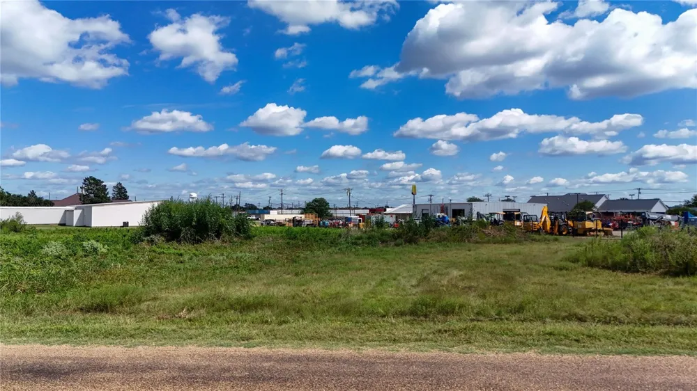 101 Lea Dr Gun Barrel City, TX 75156