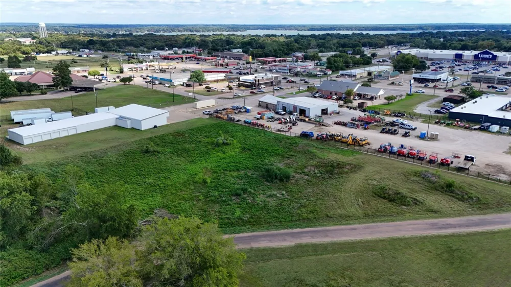 101 Lea Dr Gun Barrel City, TX 75156