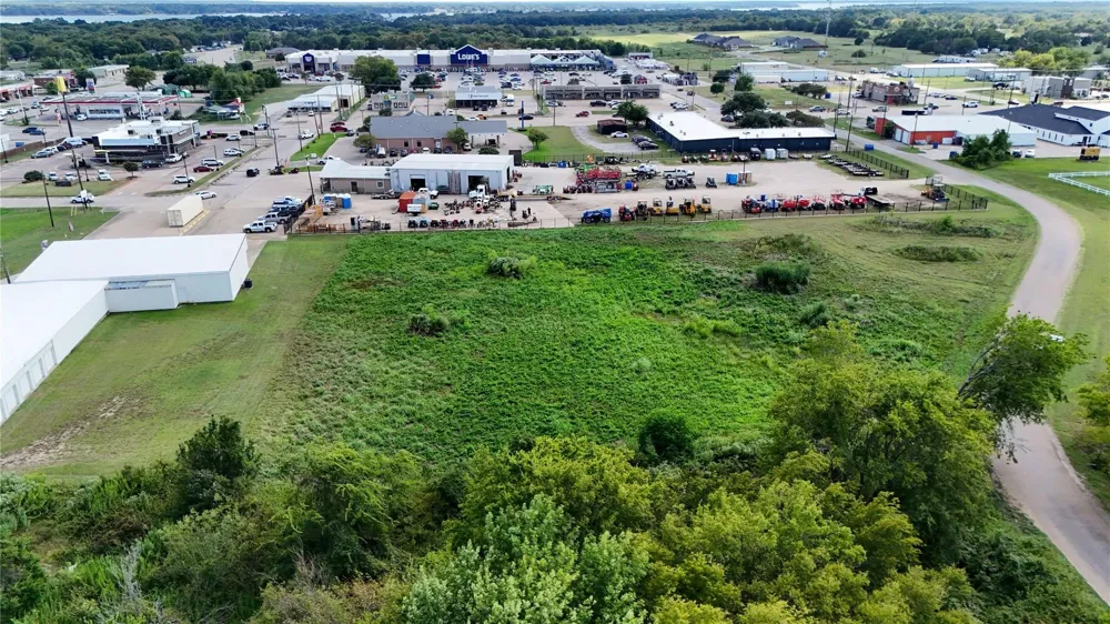 101 Lea Dr Gun Barrel City, TX 75156