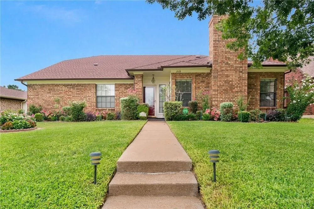 1519 Mission Ridge Trail Carrollton, TX 75007
