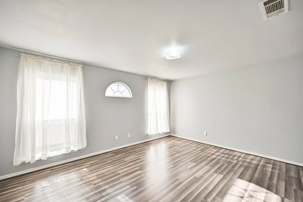 415 Preston Drive Cleburne, TX 76033