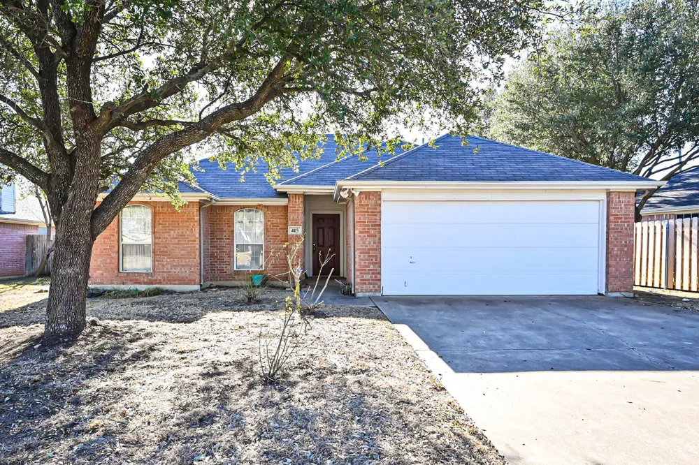 415 Preston Drive Cleburne, TX 76033
