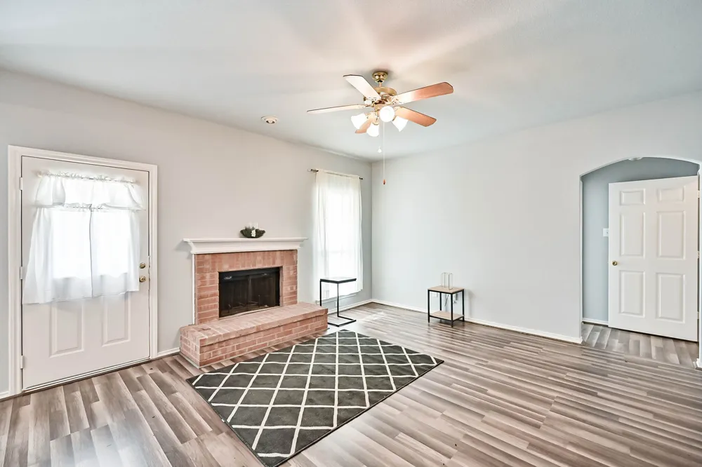 415 Preston Drive Cleburne, TX 76033