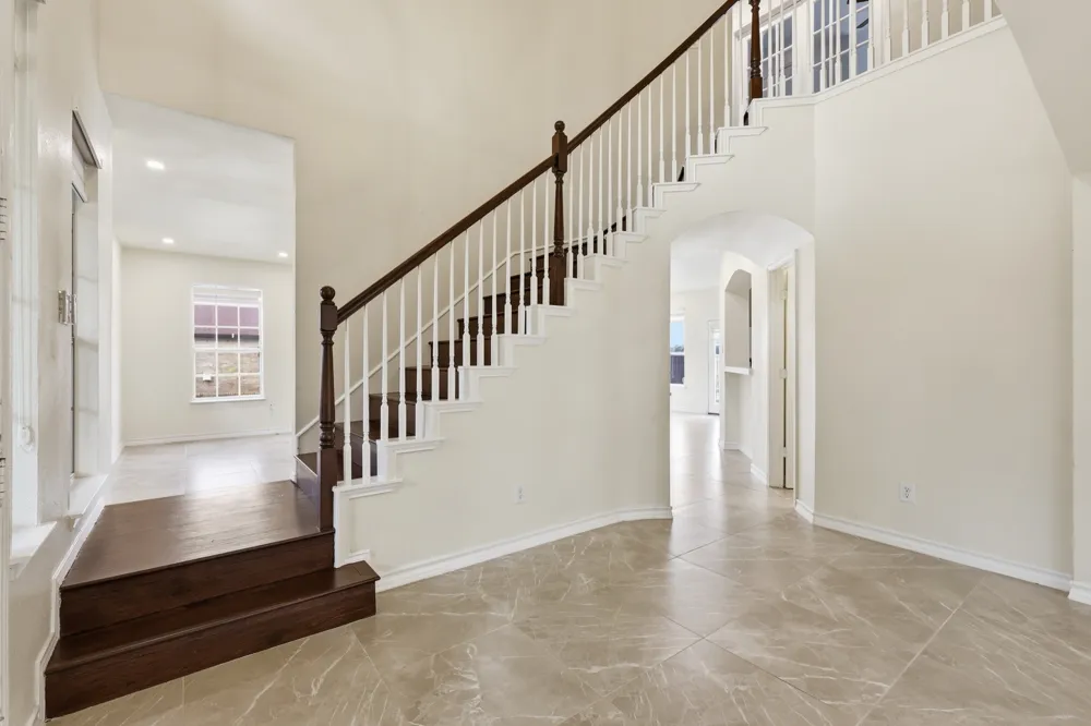 3705 Menard Drive Carrollton, TX 75010