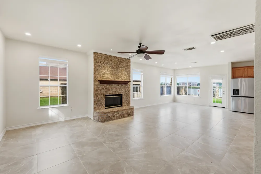 3705 Menard Drive Carrollton, TX 75010