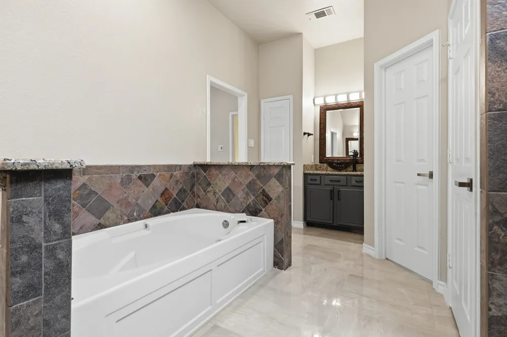 3705 Menard Drive Carrollton, TX 75010
