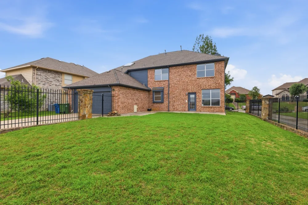 3705 Menard Drive Carrollton, TX 75010