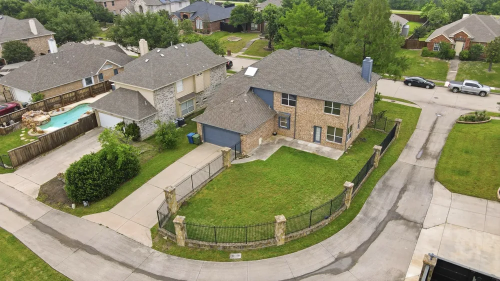 3705 Menard Drive Carrollton, TX 75010