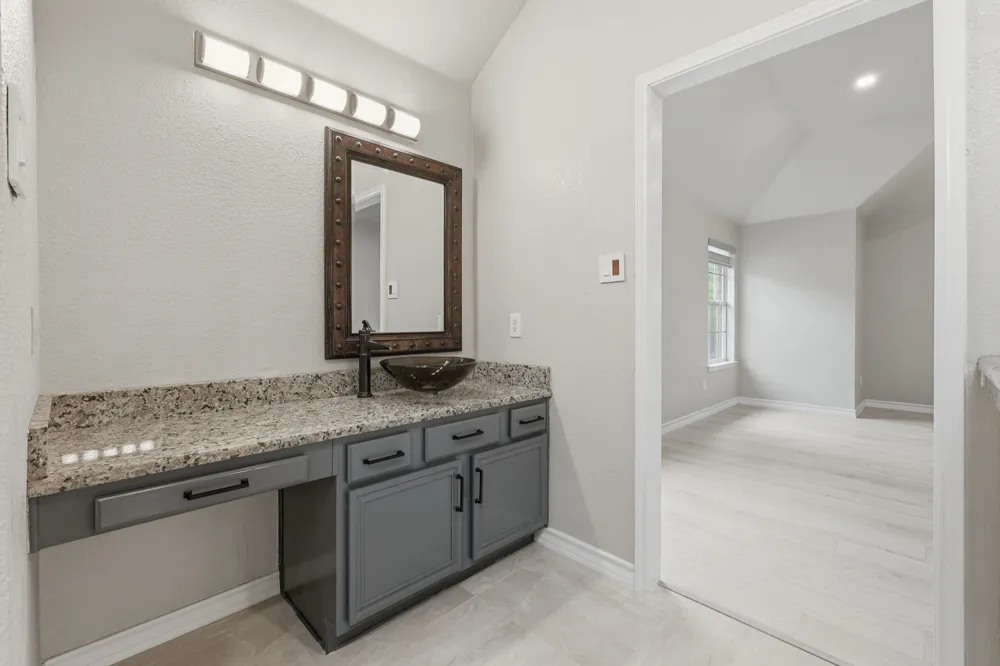 3705 Menard Drive Carrollton, TX 75010