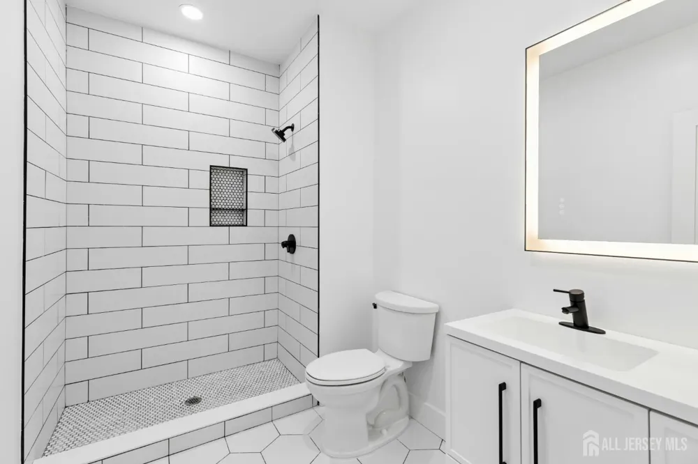 170 Johnston Drive Watchung, NJ 07069