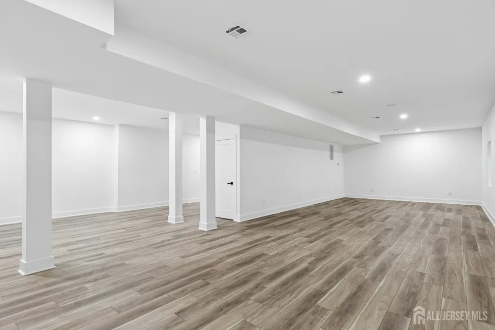 170 Johnston Drive Watchung, NJ 07069