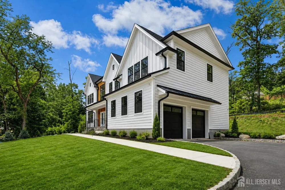 170 Johnston Drive Watchung, NJ 07069