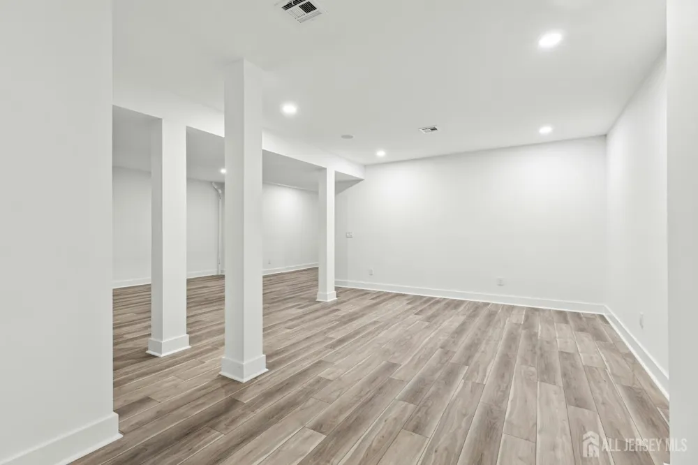 170 Johnston Drive Watchung, NJ 07069