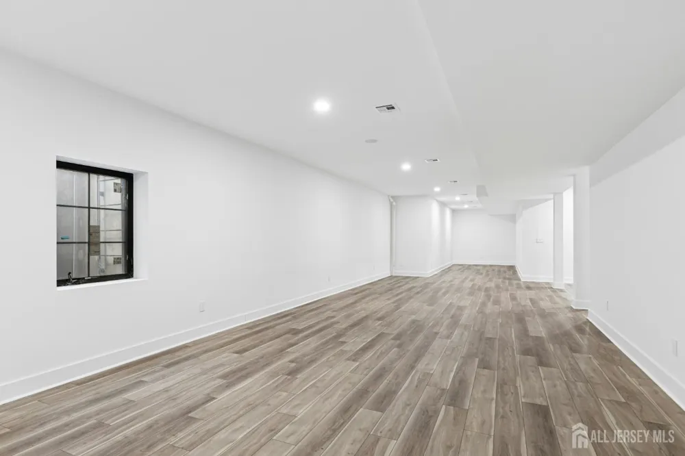 170 Johnston Drive Watchung, NJ 07069