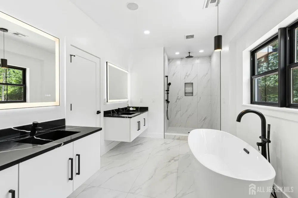 170 Johnston Drive Watchung, NJ 07069