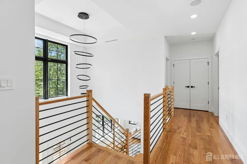 170 Johnston Drive Watchung, NJ 07069