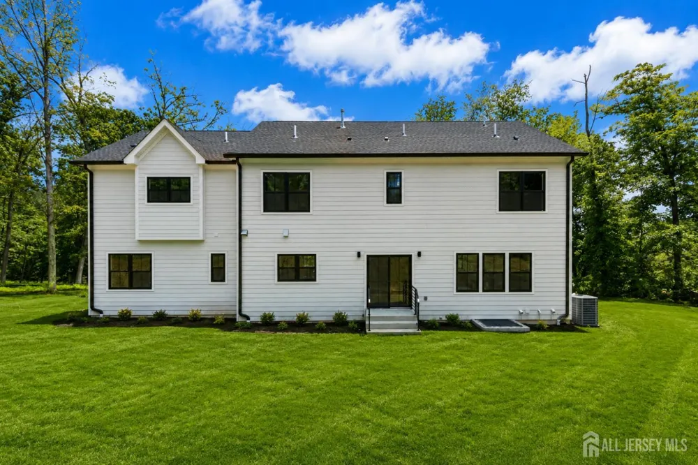 170 Johnston Drive Watchung, NJ 07069