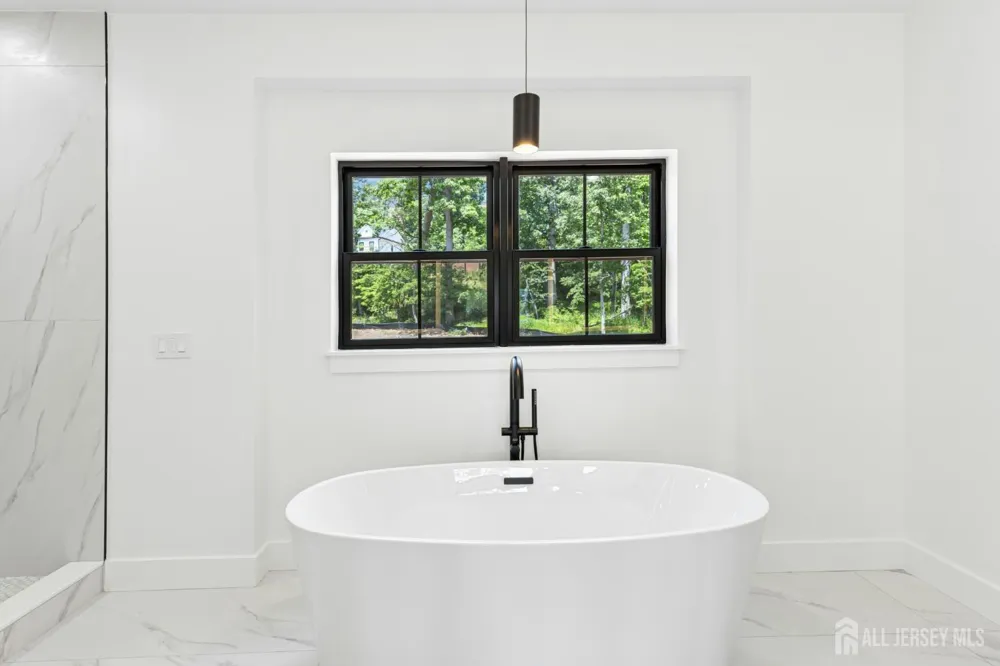 170 Johnston Drive Watchung, NJ 07069