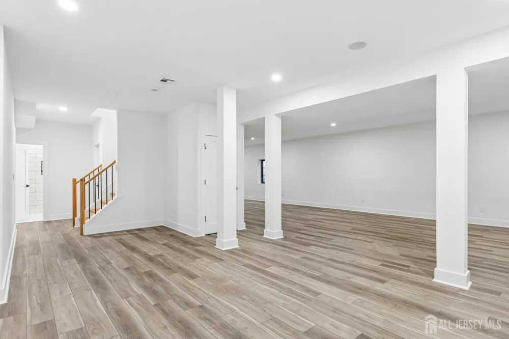 170 Johnston Drive Watchung, NJ 07069