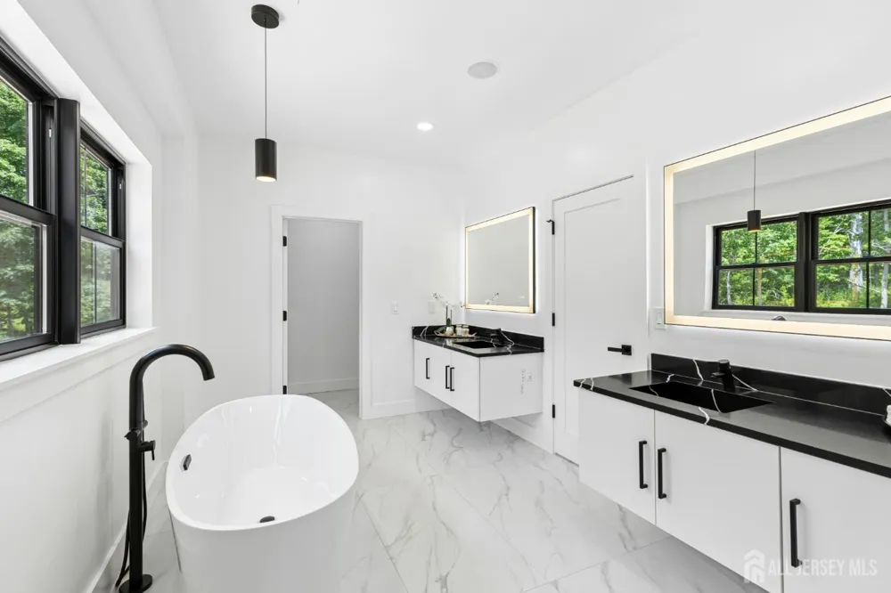 170 Johnston Drive Watchung, NJ 07069