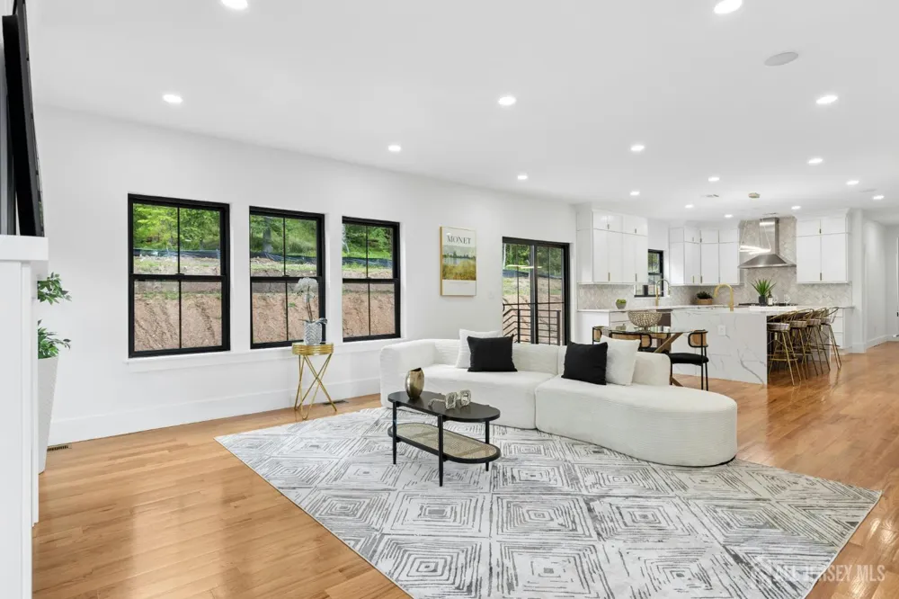 170 Johnston Drive Watchung, NJ 07069