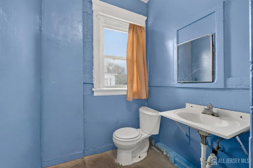 163-165 LIVINGSTON AVENUE New Brunswick, NJ 07004