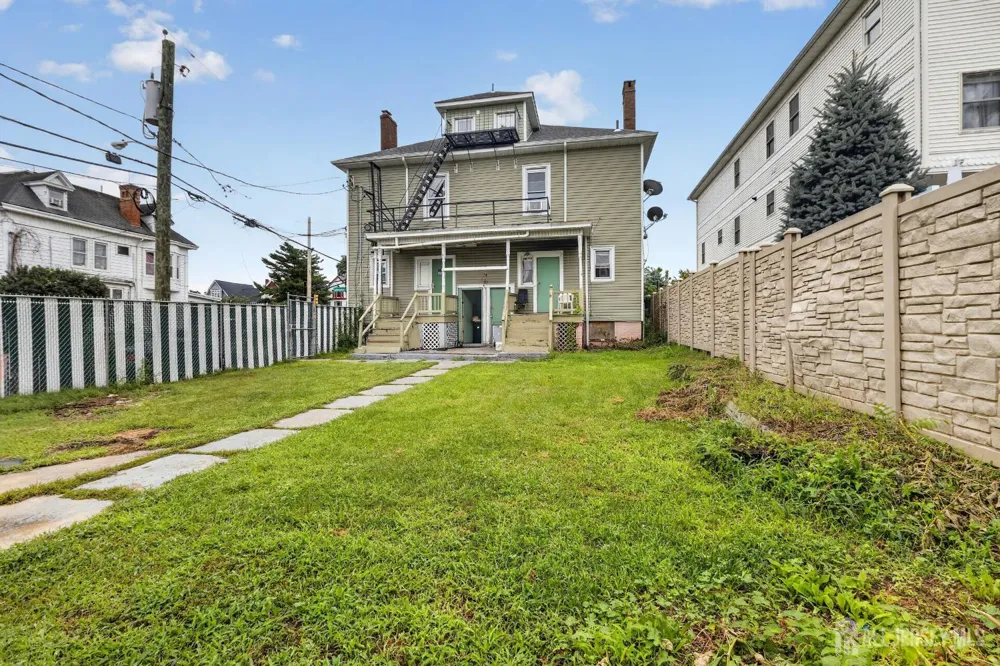 163-165 LIVINGSTON AVENUE New Brunswick, NJ 07004