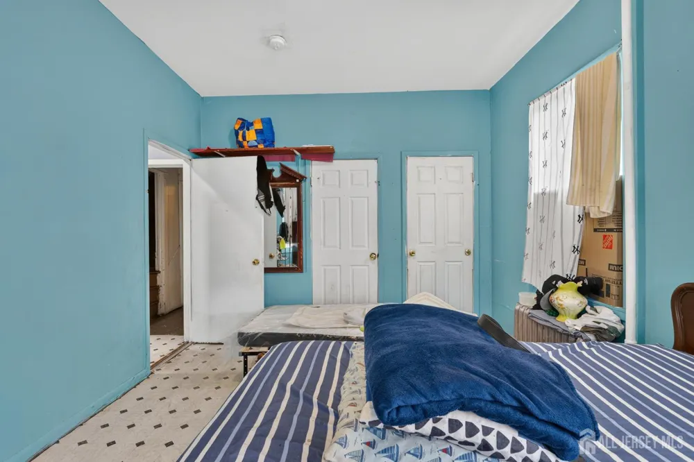163-165 LIVINGSTON AVENUE New Brunswick, NJ 07004