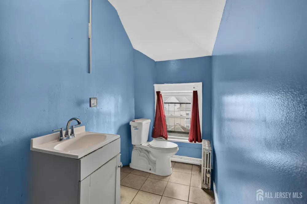 163-165 LIVINGSTON AVENUE New Brunswick, NJ 07004