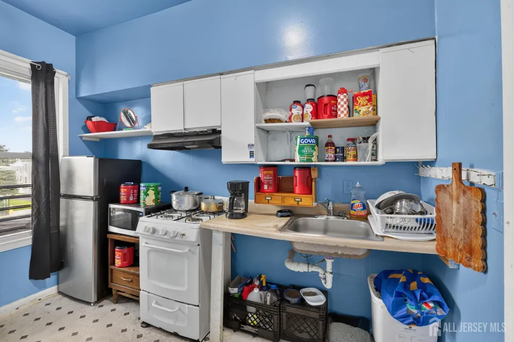 163-165 LIVINGSTON AVENUE New Brunswick, NJ 07004