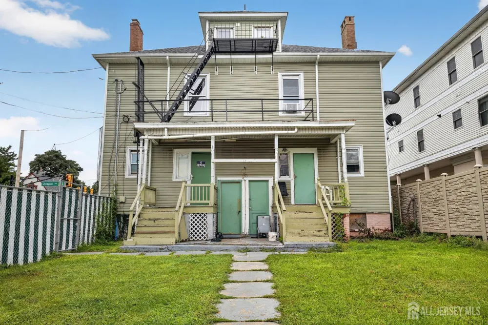163-165 LIVINGSTON AVENUE New Brunswick, NJ 07004