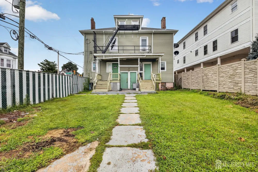 163-165 LIVINGSTON AVENUE New Brunswick, NJ 07004