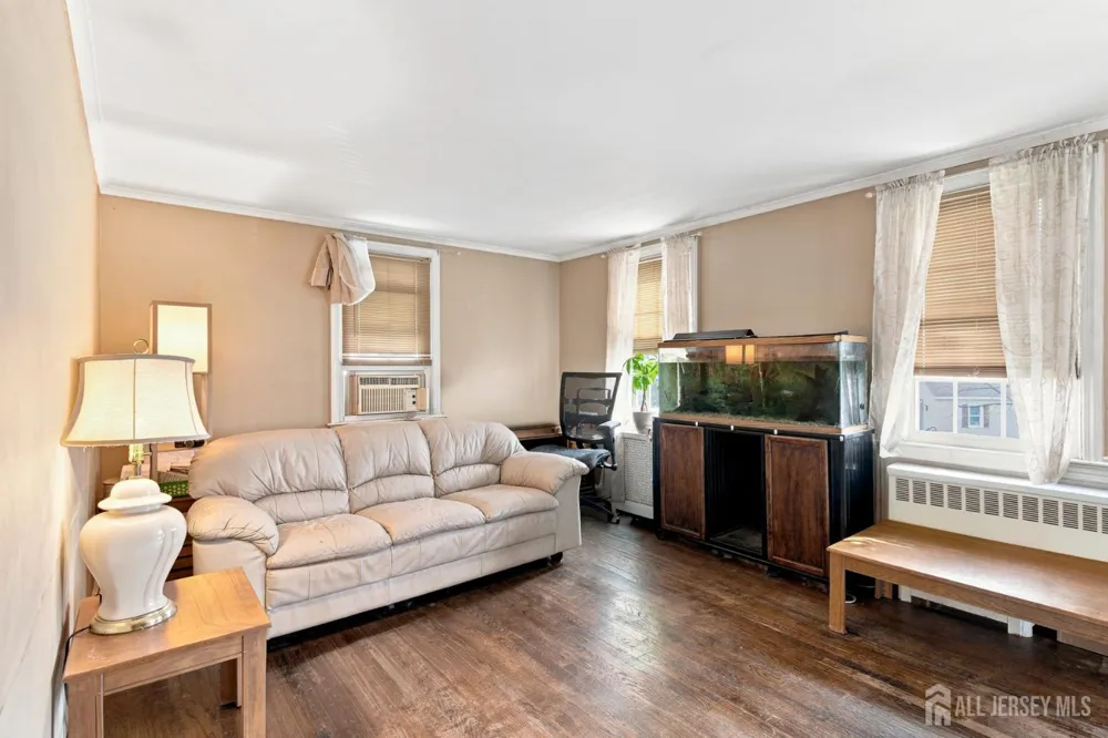 112 Roosevelt Boulevard Edison, NJ 08837