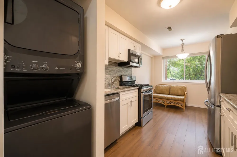 201 Edison Glen Terrace Edison, NJ 08837