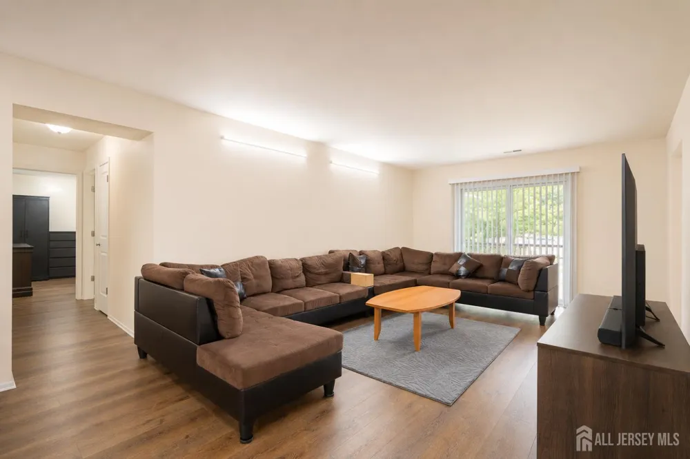 201 Edison Glen Terrace Edison, NJ 08837