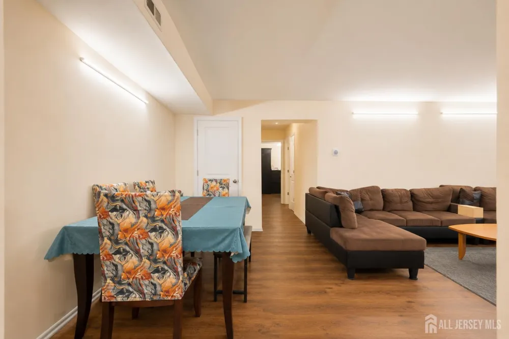 201 Edison Glen Terrace Edison, NJ 08837