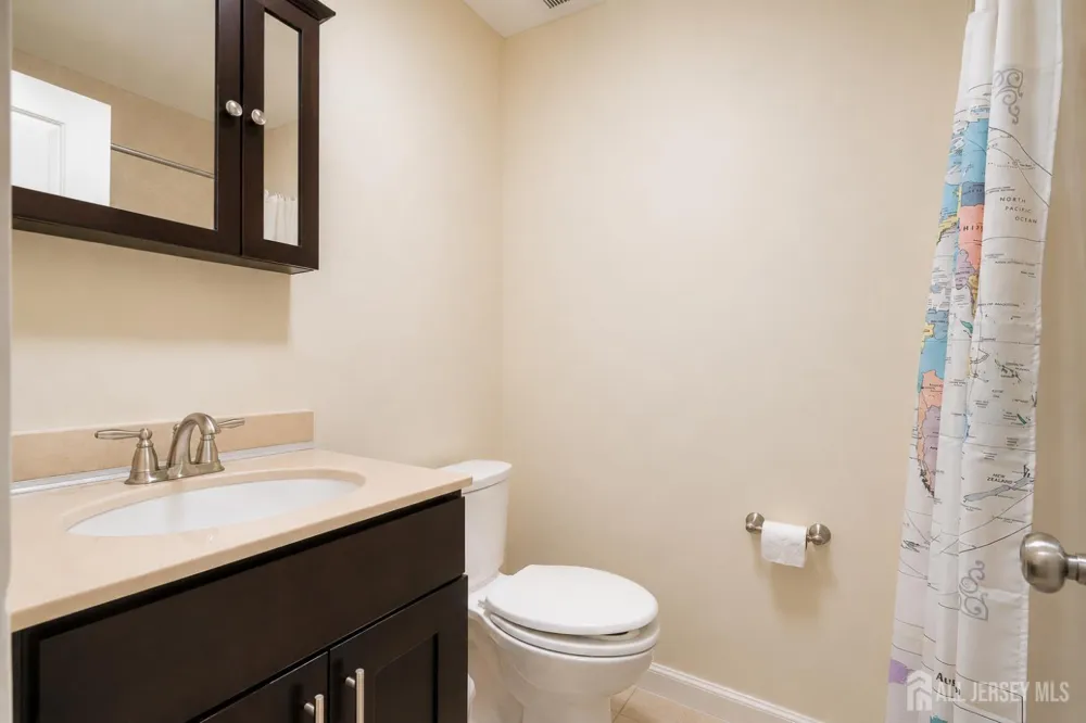 201 Edison Glen Terrace Edison, NJ 08837