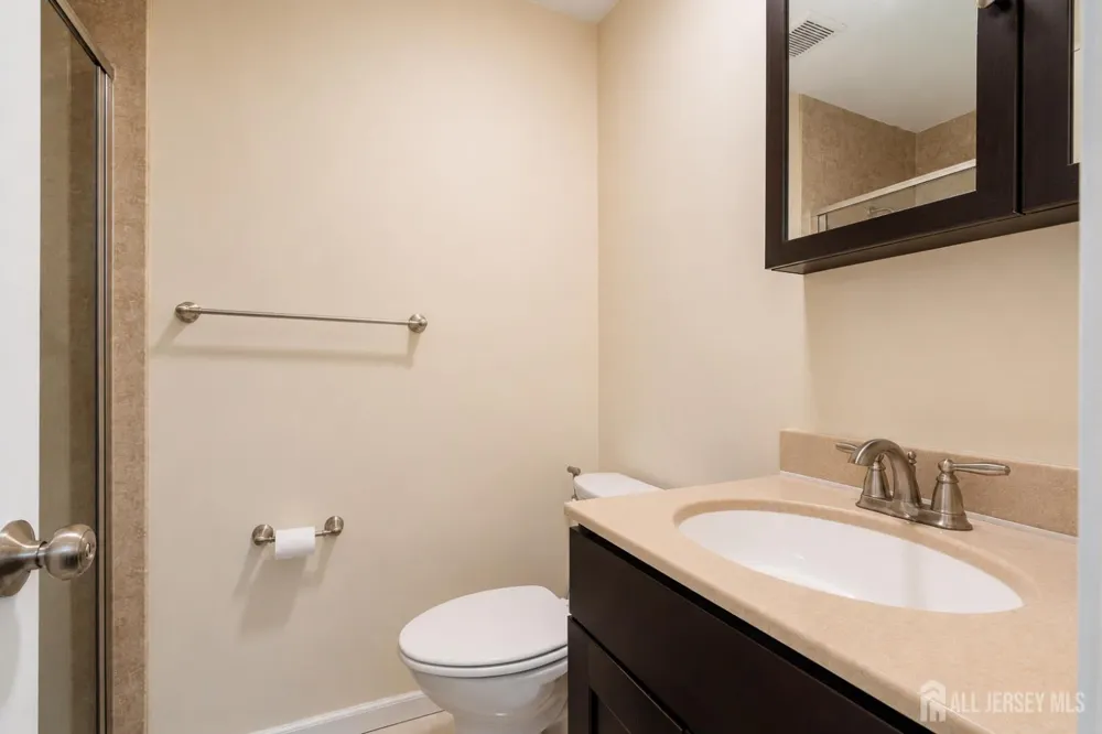 201 Edison Glen Terrace Edison, NJ 08837